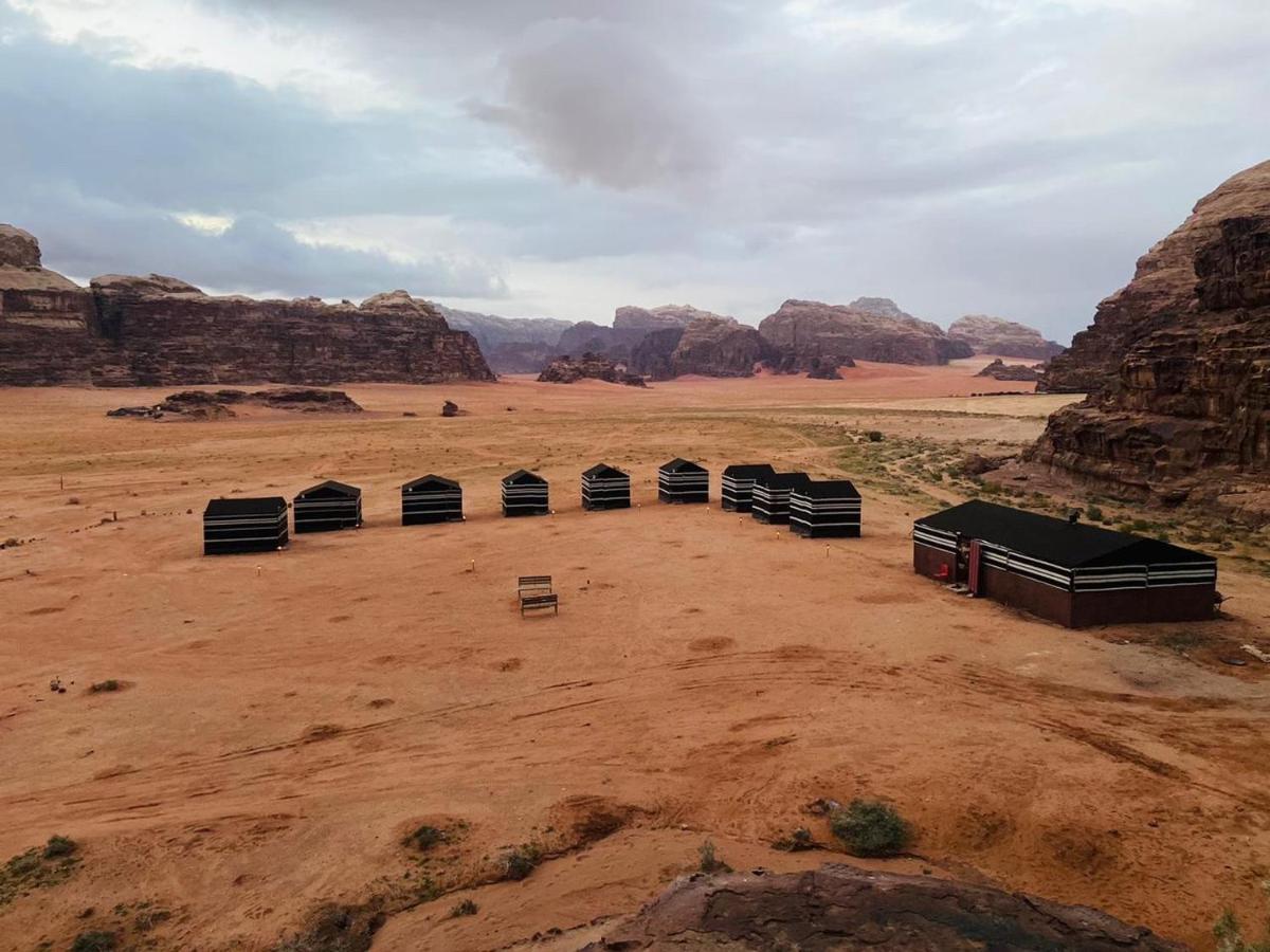 Wadi Rum Bedouin Heart Camp Bagian luar foto