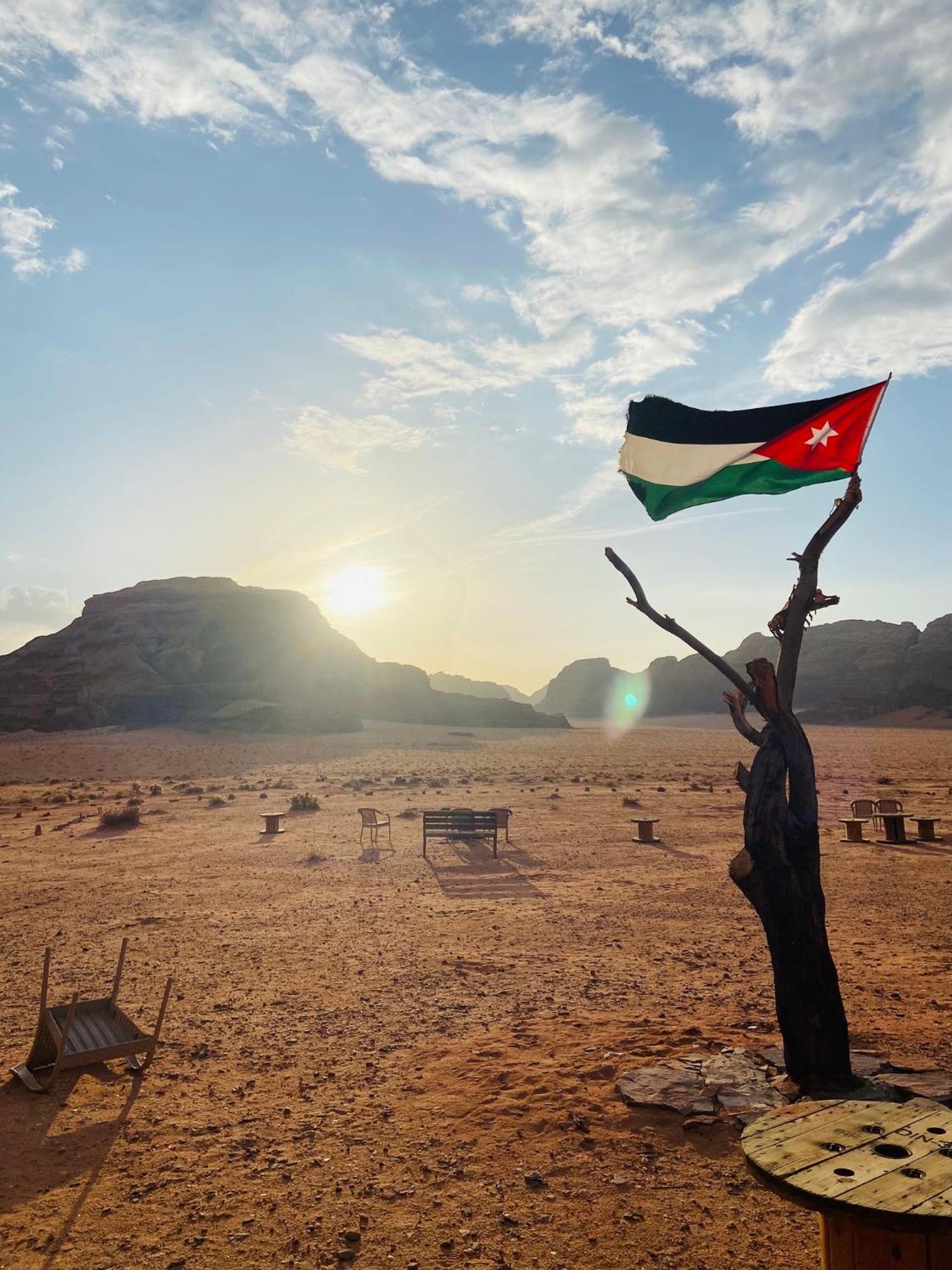 Wadi Rum Bedouin Heart Camp Bagian luar foto