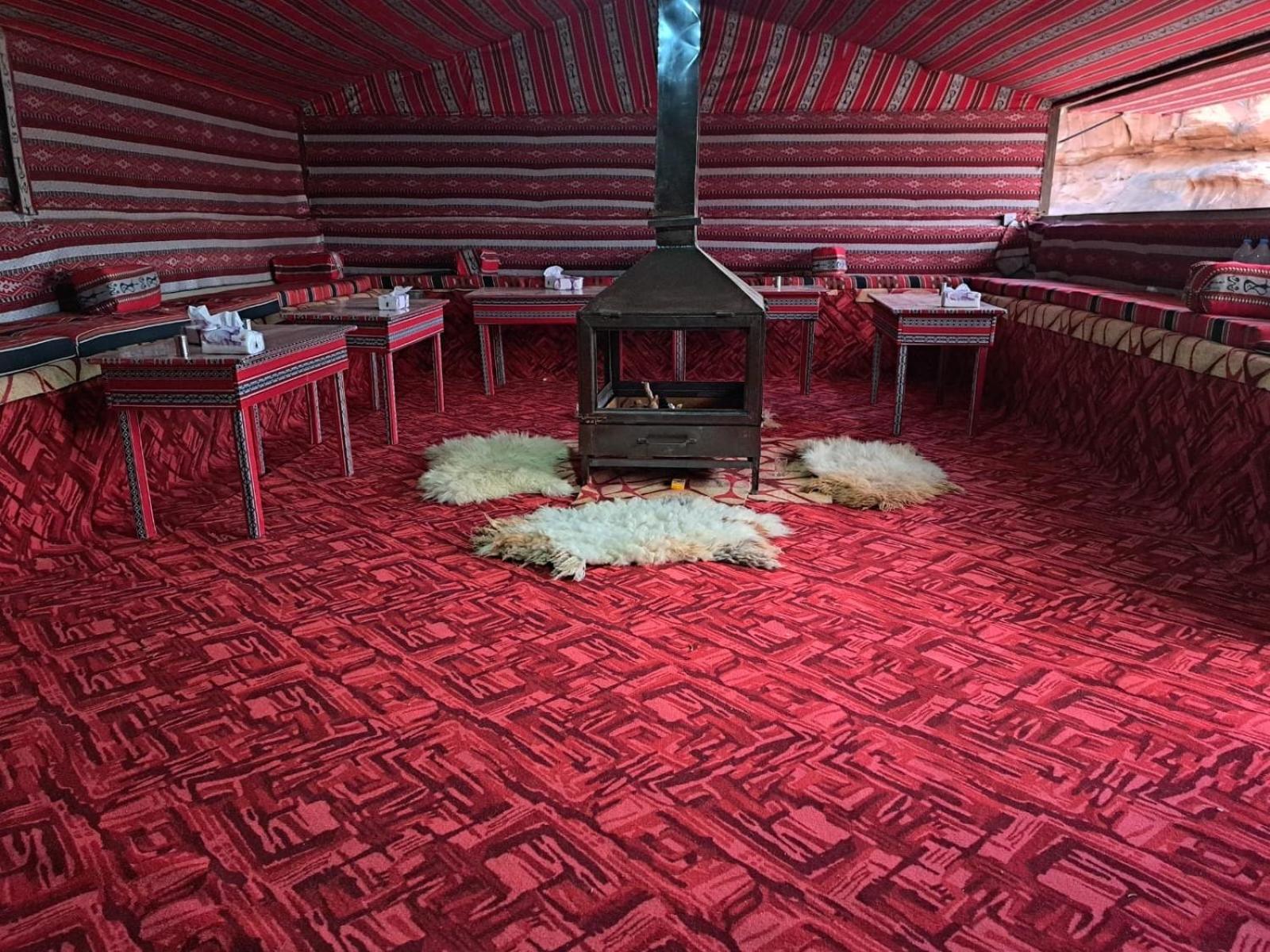 Wadi Rum Bedouin Heart Camp Bagian luar foto
