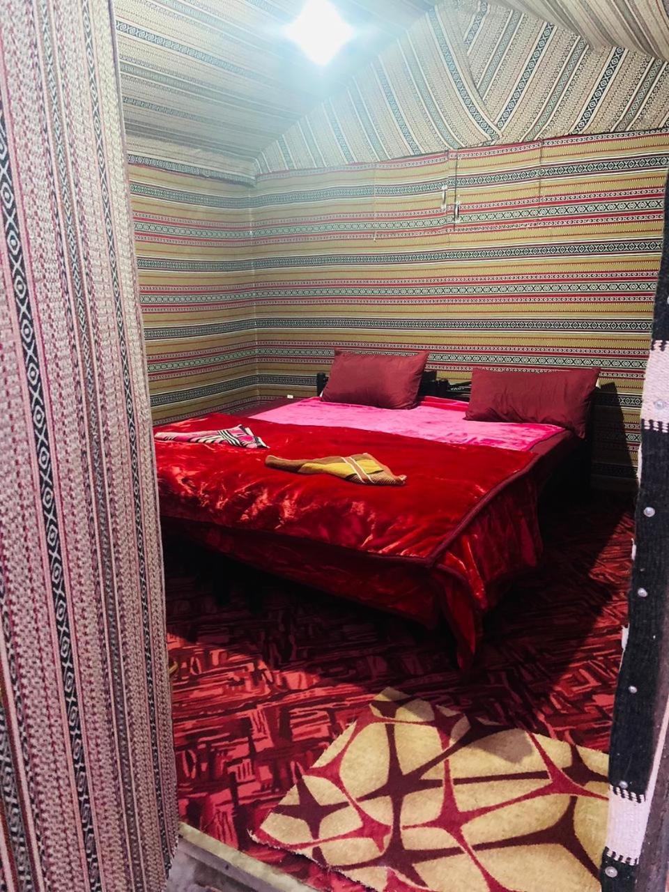Wadi Rum Bedouin Heart Camp Bagian luar foto